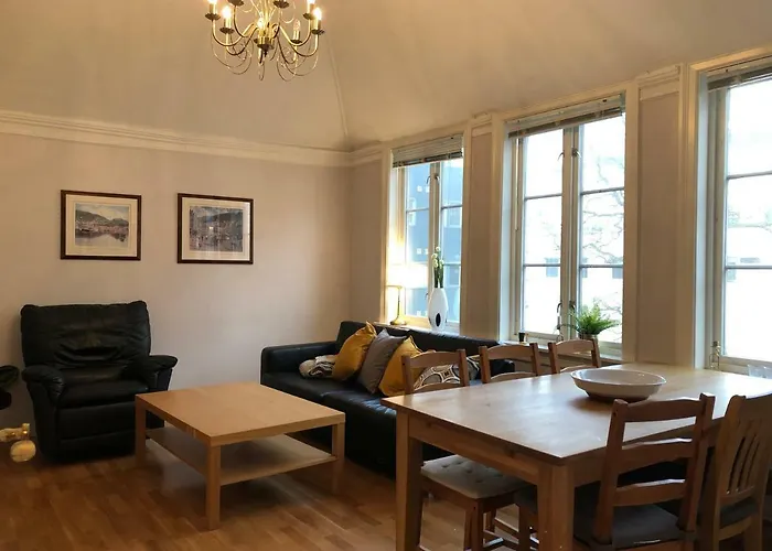 Big Central With Parking * برغن